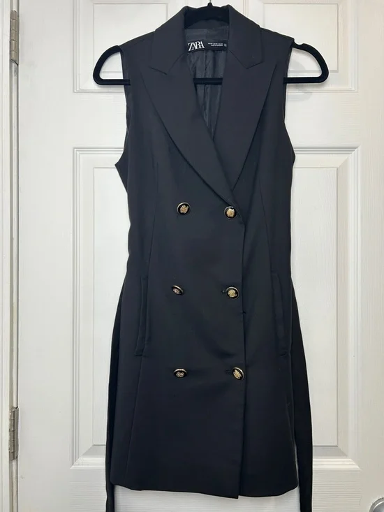 Zara Sleeveless Double-Breasted Black Dress with Gold Buttons - Picture 2 of 6